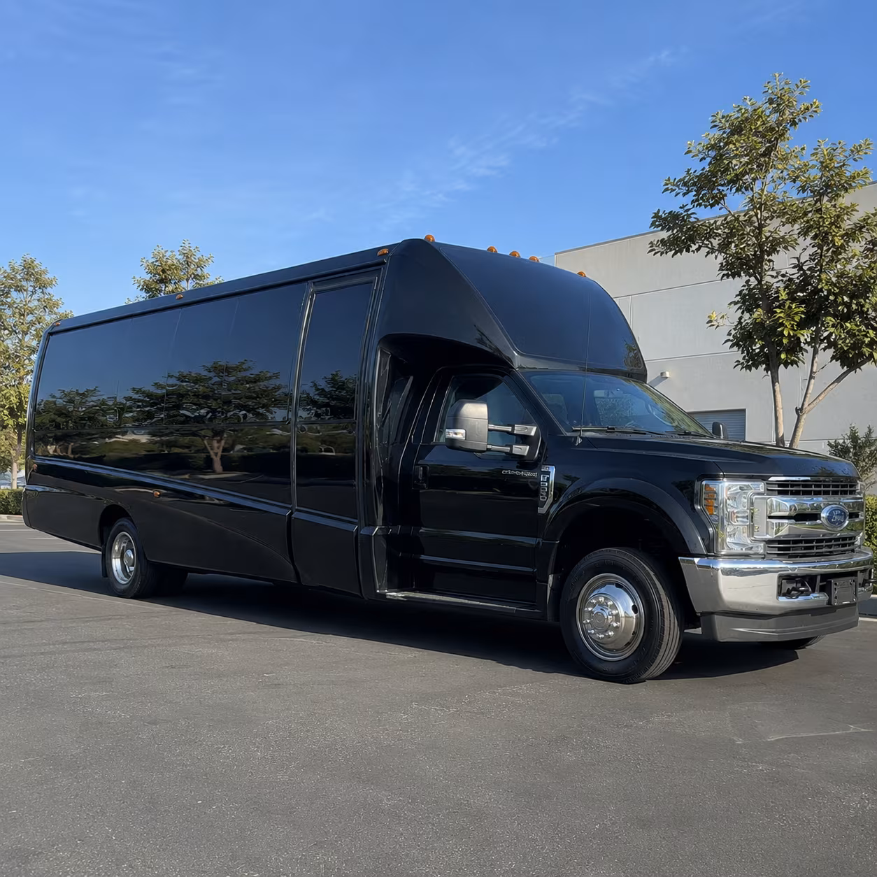 15 Passenger Party Bus Exterior