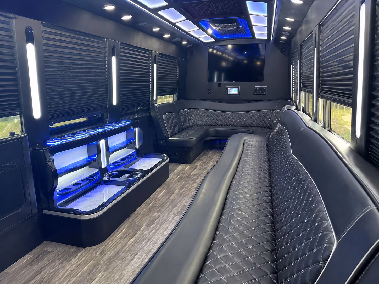Glendale Birthday, Sweet 16, & Quinceañera Party Bus Rentals