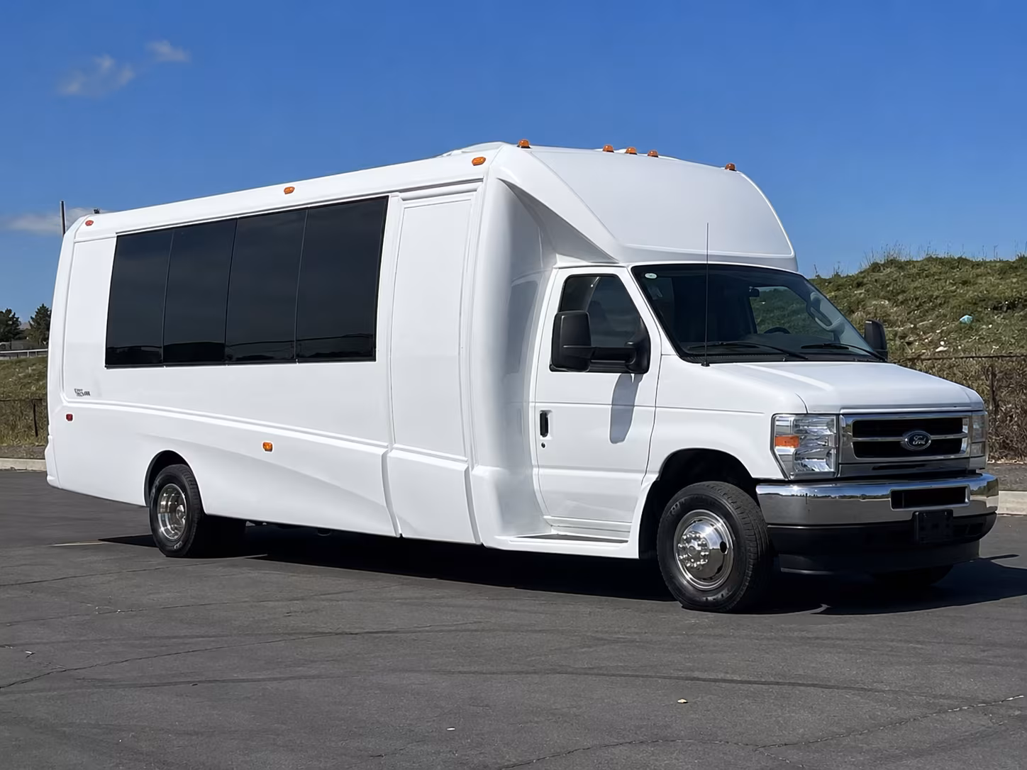 Santa Clarita Birthday, Sweet 16, & Quinceañera Transportation party bus interior